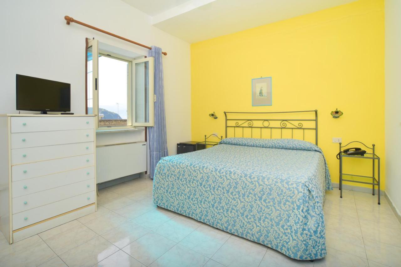 Hotel Celeste Procida Exterior foto