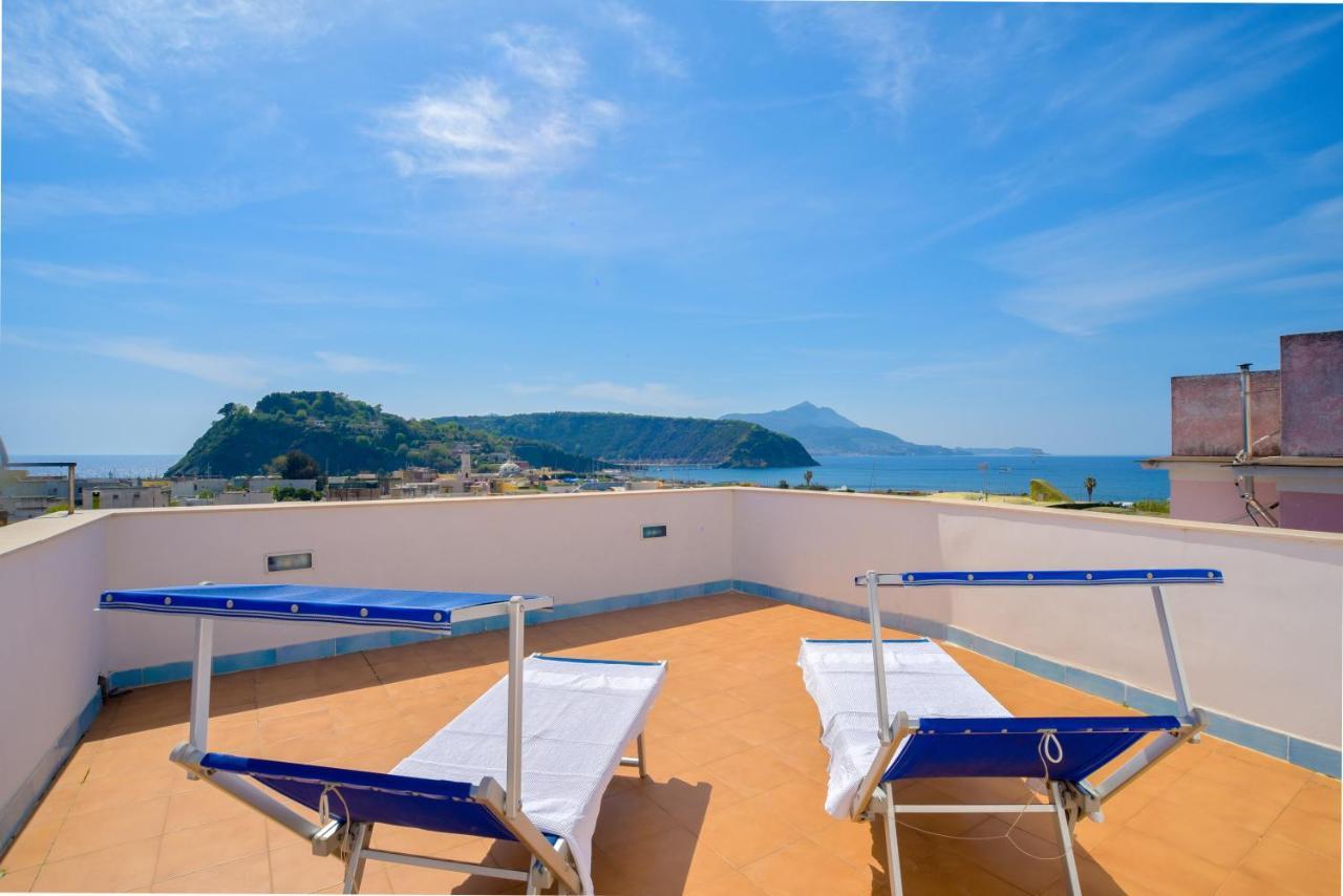 Hotel Celeste Procida Exterior foto